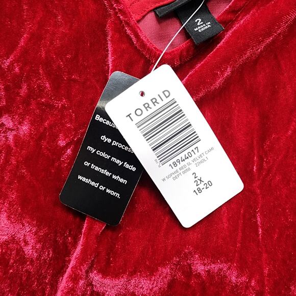 NEW Torrid Top Womens 2 2X 18/20 Red Sophie Velvet Swing Cami V-Neck Stretch - Picture 4 of 11